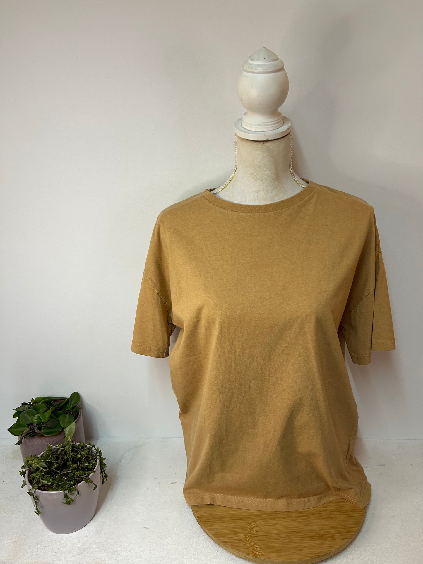 Beiges Basic-Damen-T-Shirt mit Rundhalsausschnitt - Manguun - Gr. M / 38 - L / 40