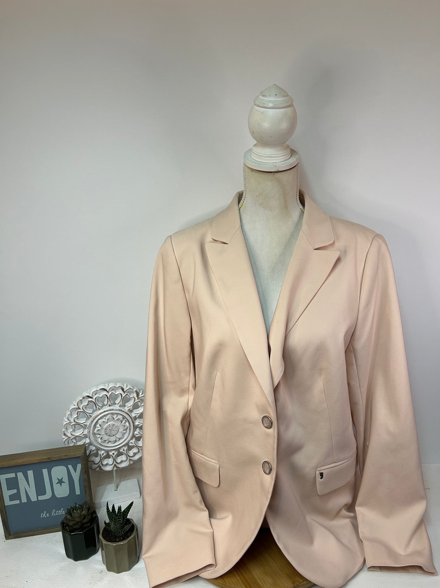Eleganter Damenblazer in zartem Rosé mit klassischem Reverskragen - Comma - Gr. 44