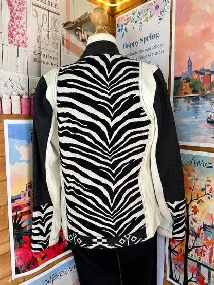 Schwarz-weiße Jacke im auffälligen Mustermix - Desigual - Gr. XL/42
