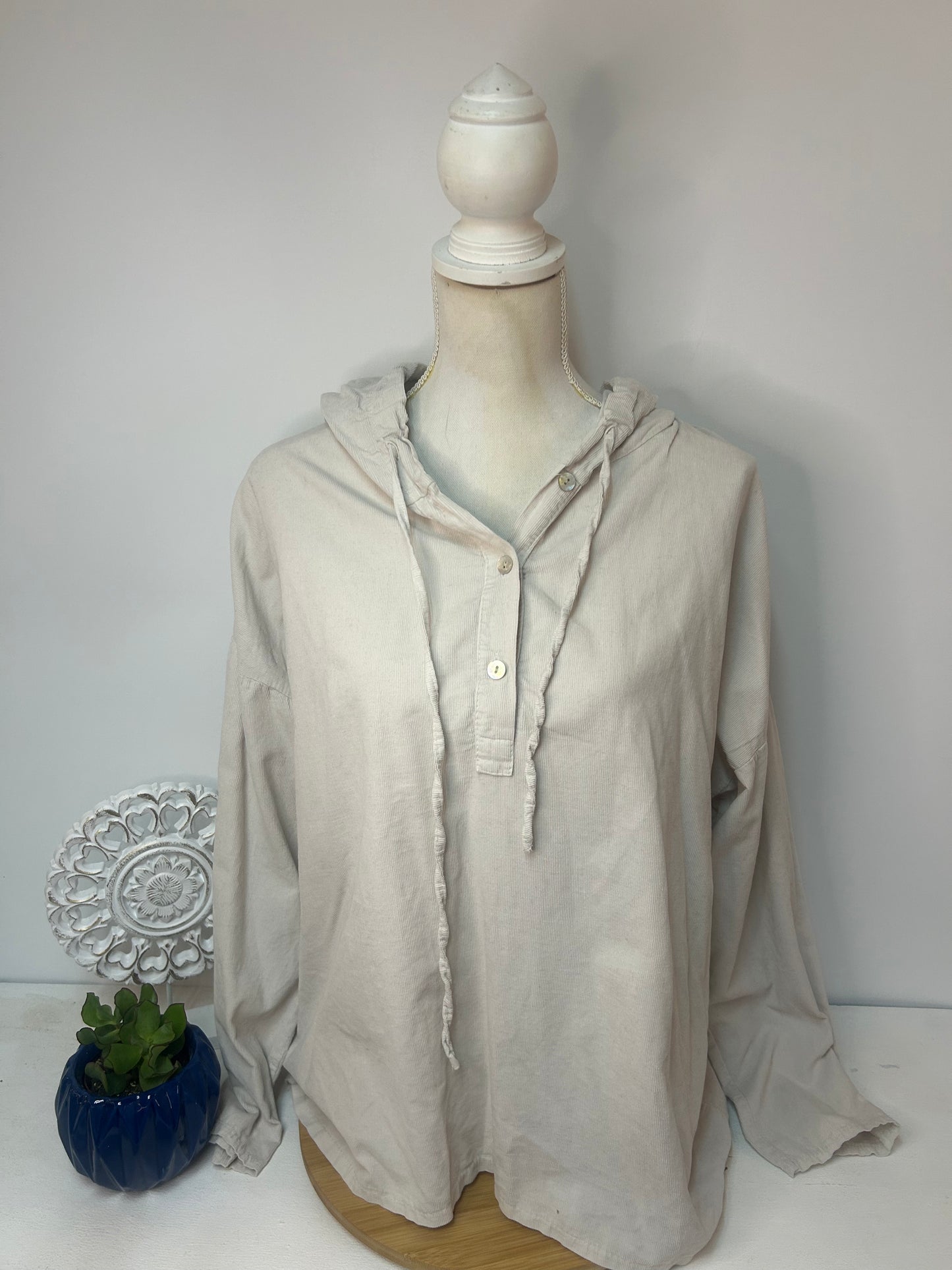 Beige Damen Bluse mit Kapuze & Knopfleiste - Made in Italy - Gr. 42 / 44