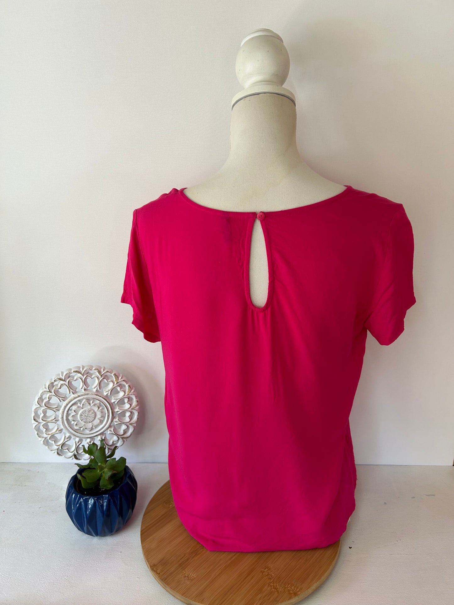 Schlichte Damenbluse in kräftigem Pink - ONLY - Gr. S / 36 - M / 38