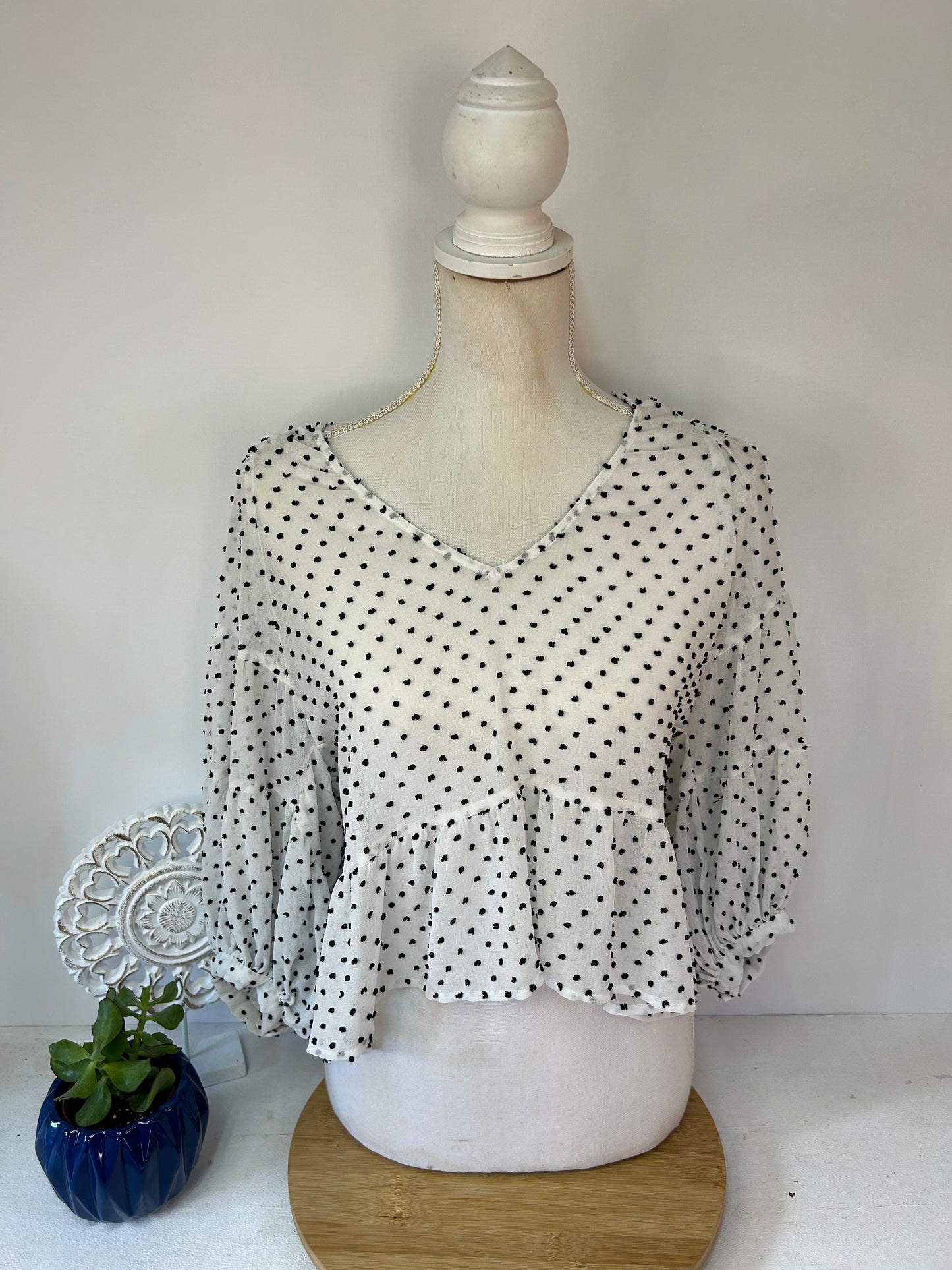 Luftige Damenbluse mit schwarzem Polka-Dot-Muster - Stradivarius - Gr. S / M - 36 / 38