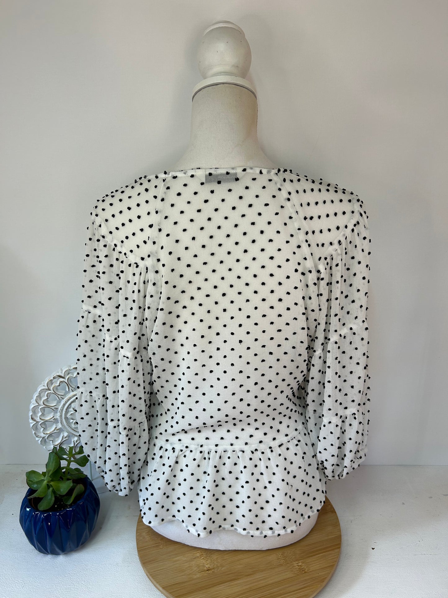 Luftige Damenbluse mit schwarzem Polka-Dot-Muster - Stradivarius - Gr. S / M - 36 / 38