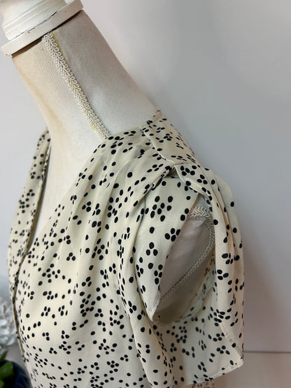 Elegante Damen Kurzarm-Bluse in Creme mit schwarzem Punktmuster - H&M - Gr. S / M - 36 / 38