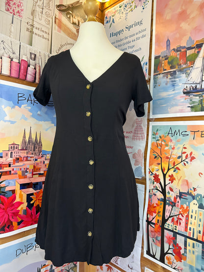 Schwarzes Kurzarmkleid mit V-Ausschnitt & durchgehender Knopfleiste - H&M - Gr. S (36)