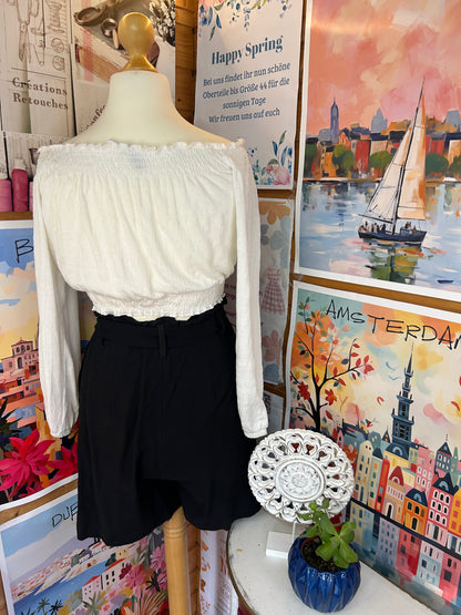 High-Waist Shorts in Schwarz mit dekorativem Bindegürtel - H&M - Gr. S/M - 36/38