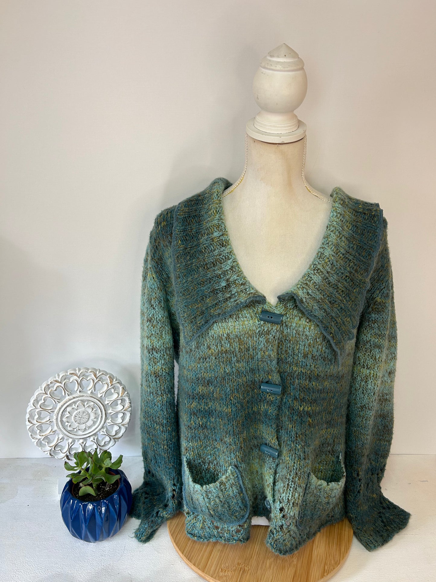 Vintage Damen Strickjacke in Grün mit V-Ausschnitt - CRISCA - Gr. XL / 42 - 44