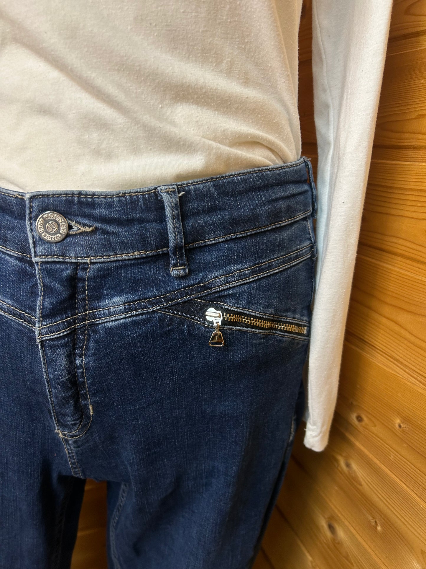 Gemütliche Jeans mit Reißverschlüssen - Rosner Since 1667 - Audrey High Waist 36L32