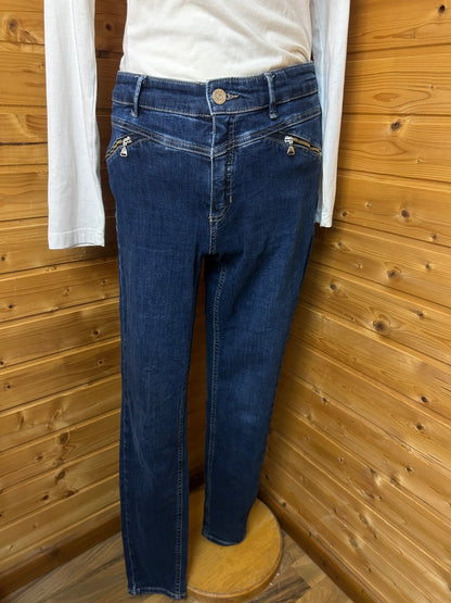 Gemütliche Jeans mit Reißverschlüssen - Rosner Since 1667 - Audrey High Waist 36L32