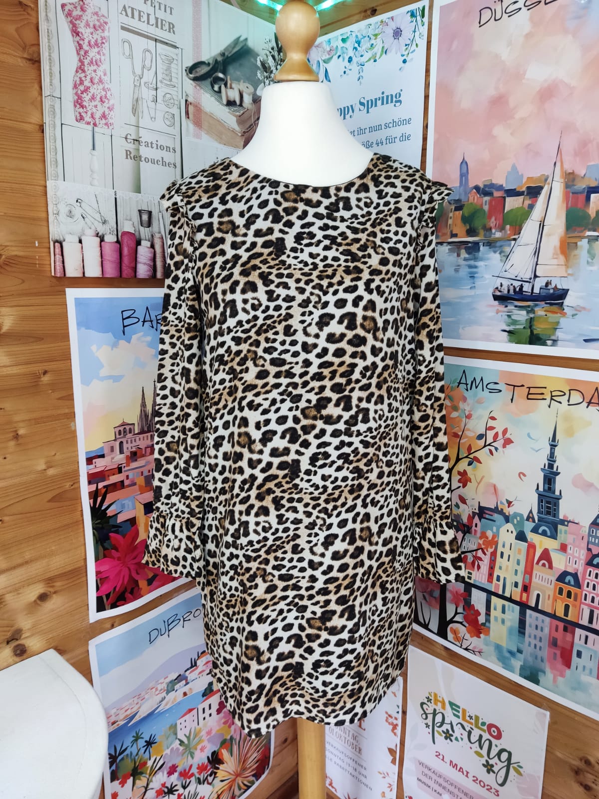 Schickes Kleid in Leooptik - rich&royal - Gr. S