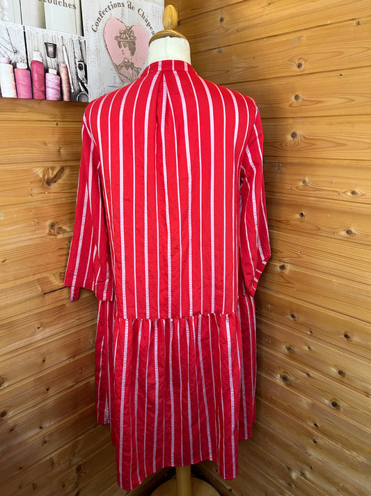 Rotes, locker geschnittenes Damenkleid mit weißen Streifen - darling harbour - Gr. S / 36
