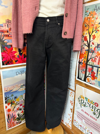 Schwarze Mom-Jeans im zeitlosen High-Waist-Schnitt mit geradem Bein - BRAX - Gr. L / 40 - XL / 42