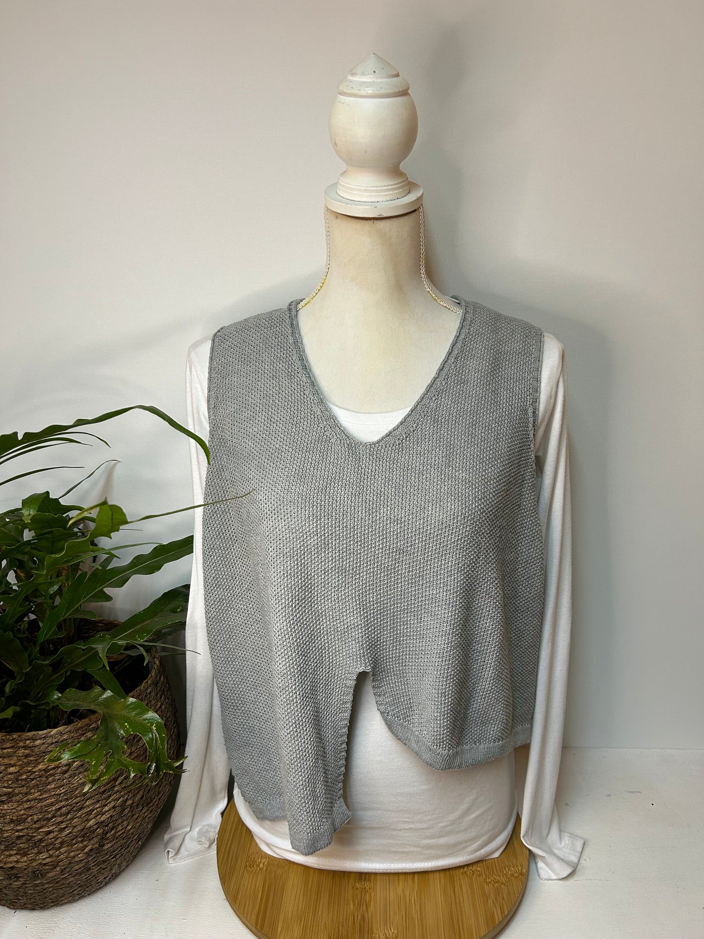 Stylischer, asymetrischer Pullunder - Gr. M / L - 38 / 40