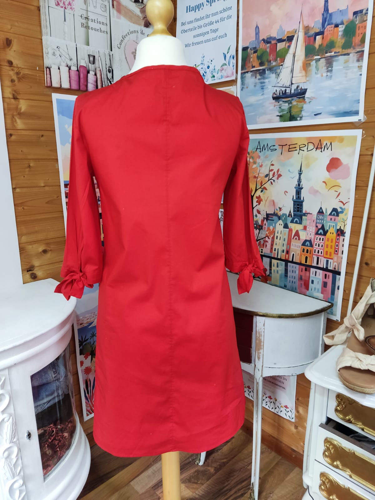 Klassisches Kleid mit 3/4 Arm