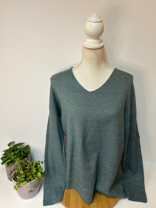 Weicher, locker geschnittener Damen-Pullover mit V-Ausschnitt - Gr. 44